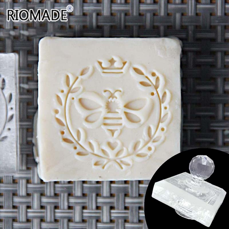 صابون كوين على شكل نحل مصنوع ي - مراجعة Soap Making Queen وسعره